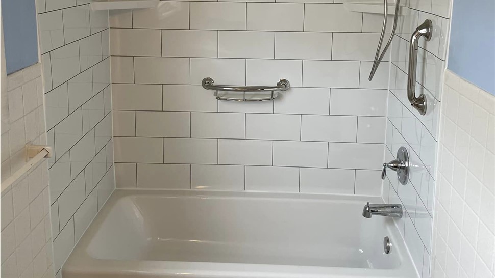 Bathrooms -  Bathtub Replacement Photo 1