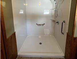 Bathrooms - Barrier Free Showers Photo 3