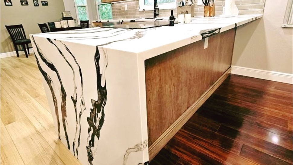 Kitchens - Kitchen Islands Photo 1