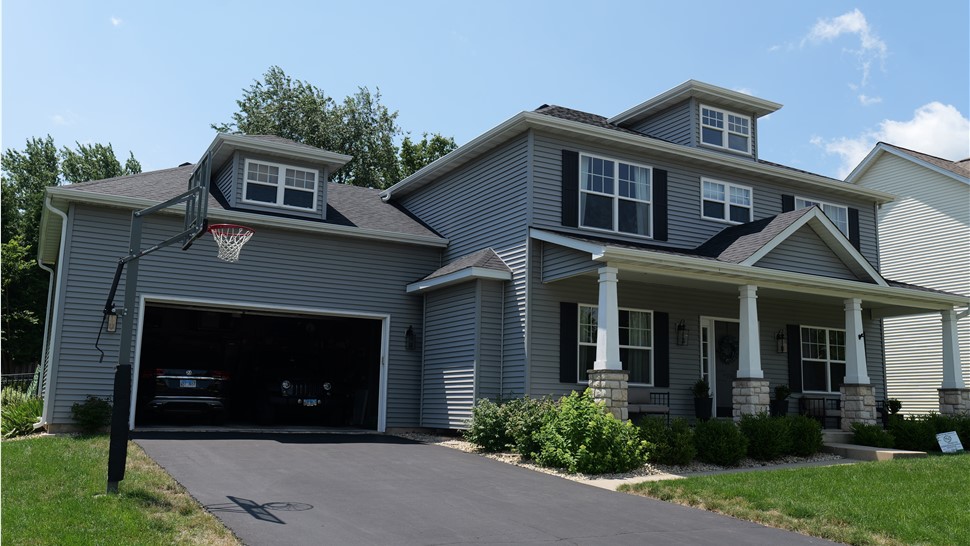 Sleek New Roof Installation Yorkville Illinois Owens Corning Onyx Black