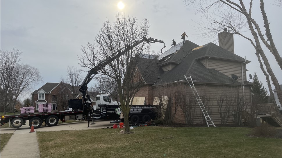 Replacement siding, replacement siding installation, replacement roofing contractors, replacement roof, replacement fascia, James Hardie, LP Smartside.