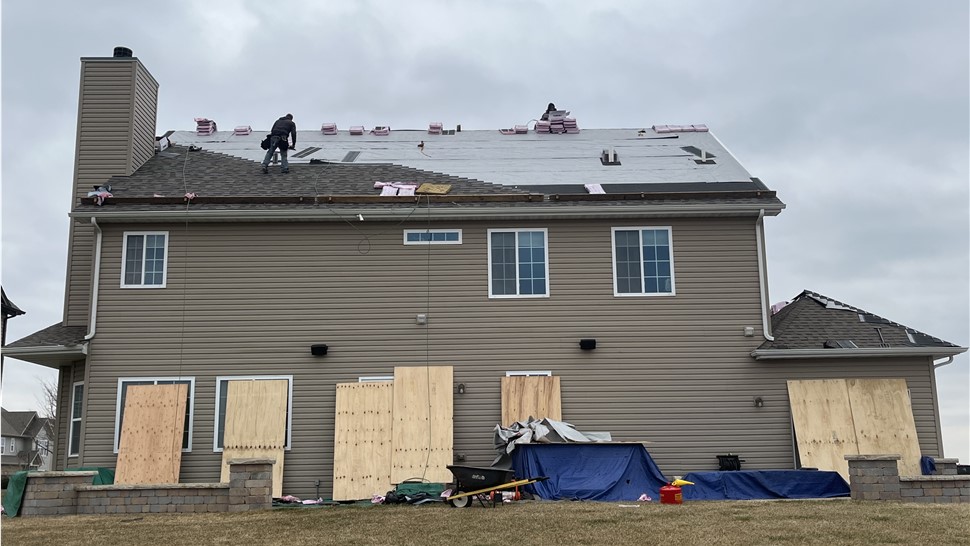 Replacement siding, replacement siding installation, replacement roofing contractors, replacement roof, replacement fascia, James Hardie, LP Smartside.
