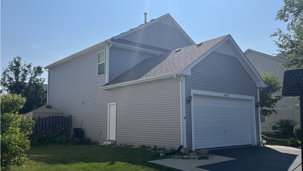 Joliet Siding Installation; Variform Vinyl Siding Installation Joliet Illinois "Flint"