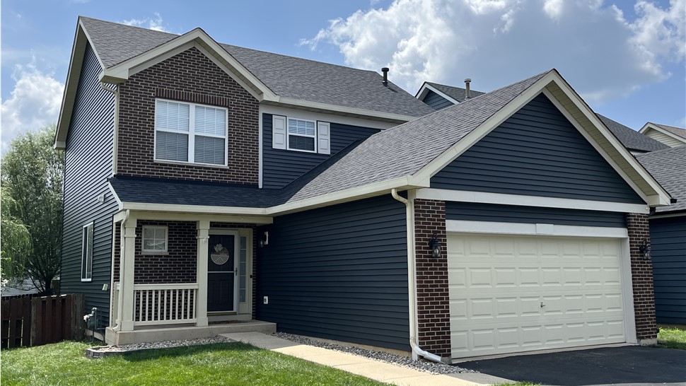 Deep Brunswick Joliet Variform Vinyl Siding