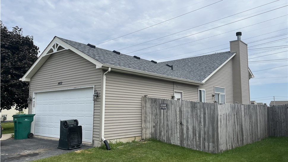 Slatestone Grey Vinyl Variform Siding installation Joliet, Illinois