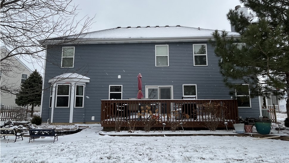 Residential siding, commercial siding, insurance work, storm damage, insurance assistance, soffit installers, siding wind damage, siding types, siding repairs, siding repair contractors.