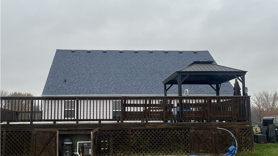 Punctual, trustworthy, nice work, durable, good product, seamless, contractor.