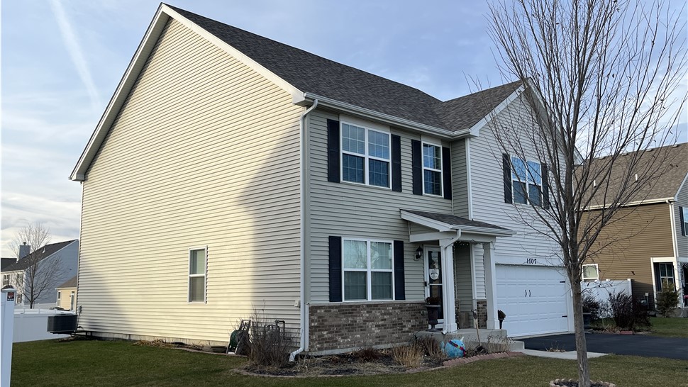Roofing, duplex, seamless, good work, satisfied customers, insurance claim, weekends, hail damage, wind damage, shingles, professional.