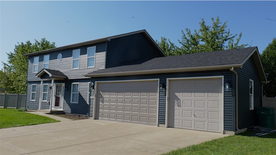 Deep Brunswick Joliet Variform Vinyl Siding Owens Corning Roof installation Joliet