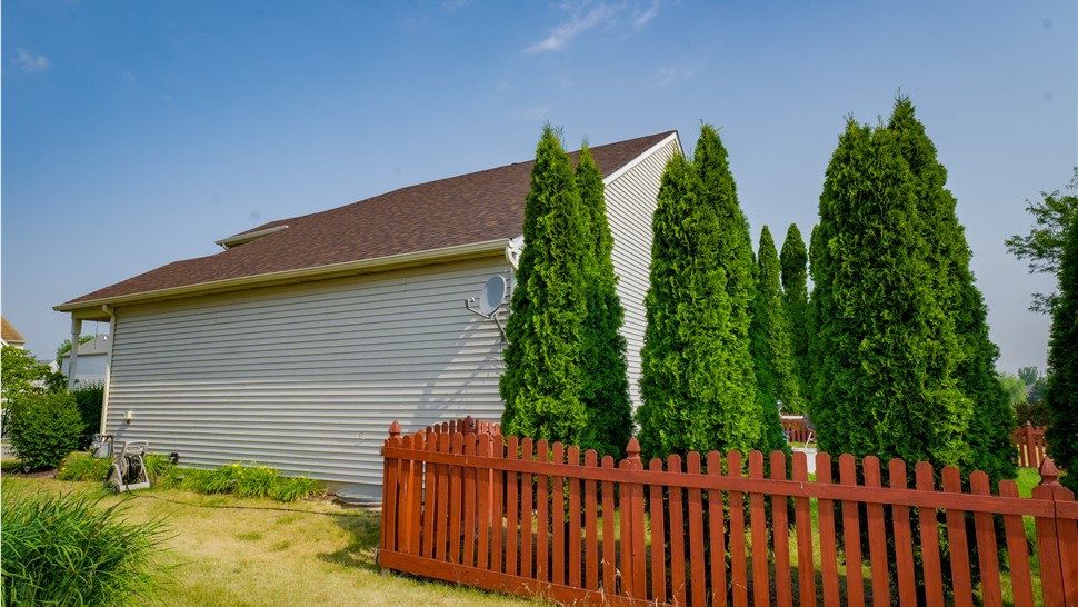 Owens Corning Brownwood Shingles | TTLC, Inc. Exquisite Craftsmanship, Weather Resilience, & Nature-Inspired Elegance in Plainfield, IL
