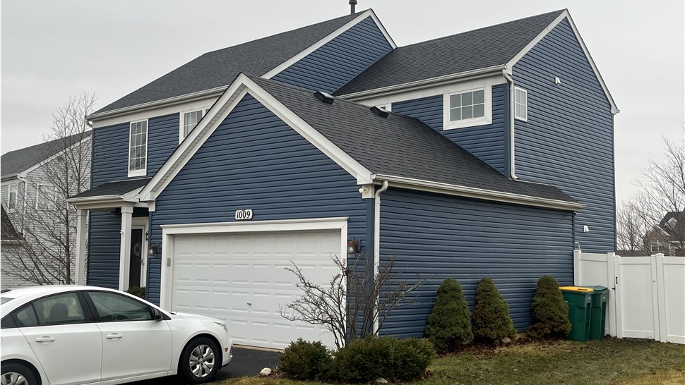 St. Charles, Aurora, Sandwich, Joliet, Plainfield, roofing repairs, roofing inspections, roof storm damage repair, roof hail damage, replacement siding, bi-lingual installers, siding contractors.