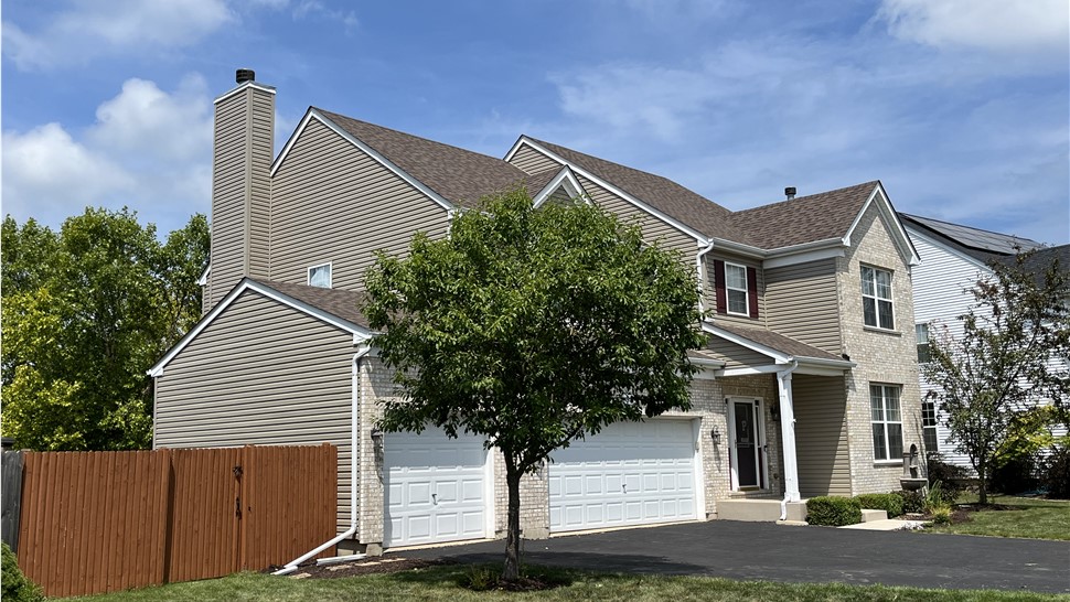 Siding Joliet Illinois "Stone Mountain Clay"  Variform Vinyl Material