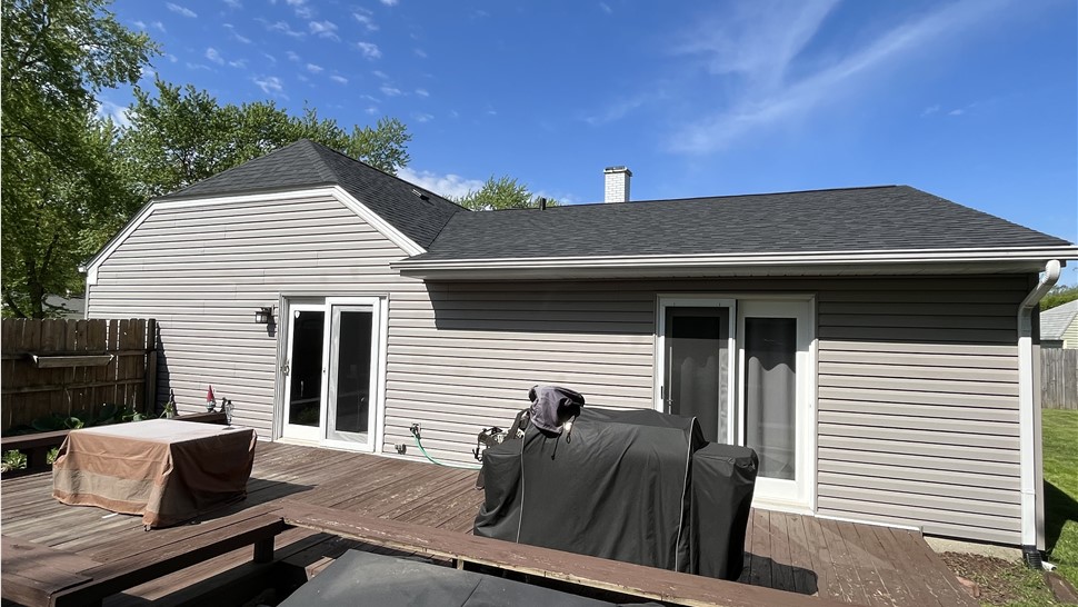 Experience top-tier craftsmanship and durability with TTLC Roofing in Montgomery, showcasing the timeless beauty of Onyx Black by Owens Corning for exceptional roofing solutions.