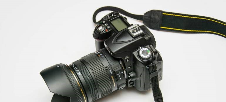 a camera you can use to do things to do before the relocation movers show up