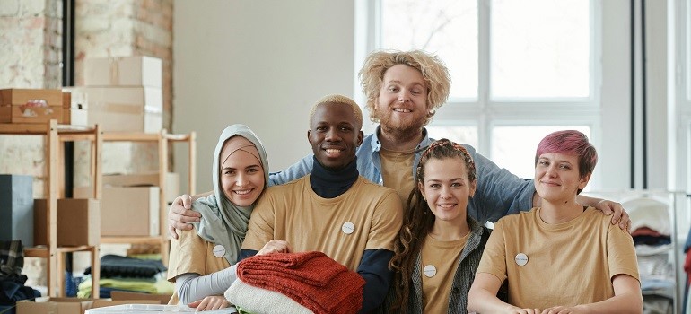 Volunteer team supports programs to donate unwanted items during a move.