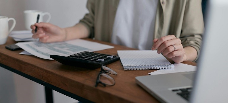 Person making a financial plan