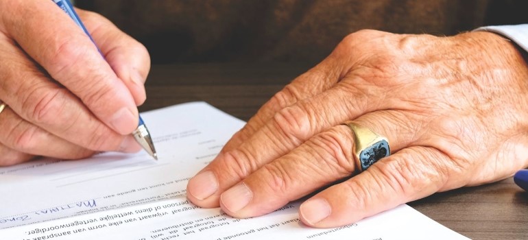 Person signing a document 