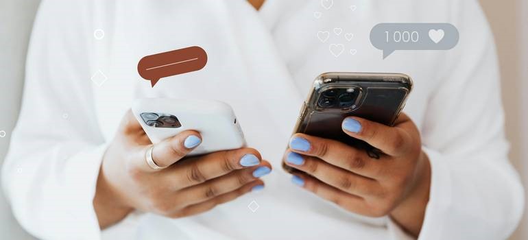 Person comparing comments