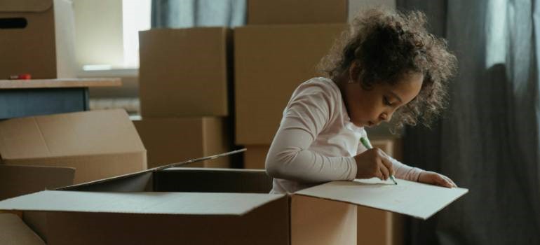 How the pros say you should prepare your children for your move