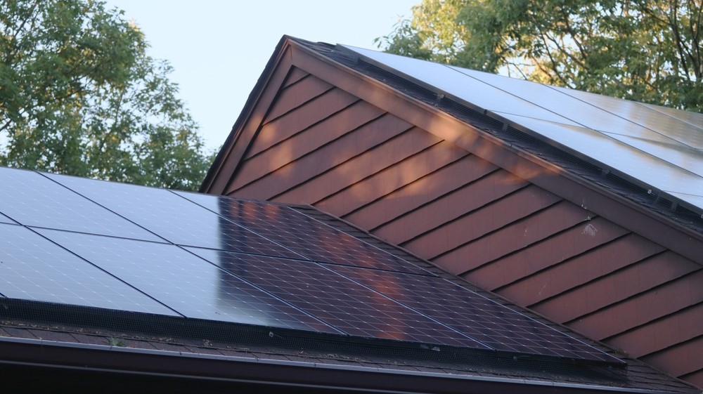 Can You Add Solar Panels to Your Existing Roof? Here’s What NJ Homeowners Need to Know!