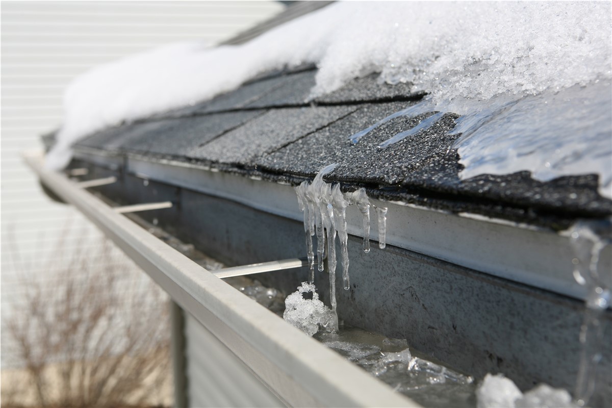 How Snow & Ice Impact Your Roof