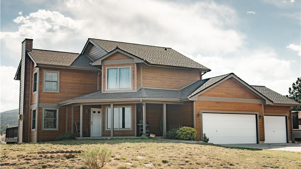 James Hardie siding installation in Lyons Colorado after
