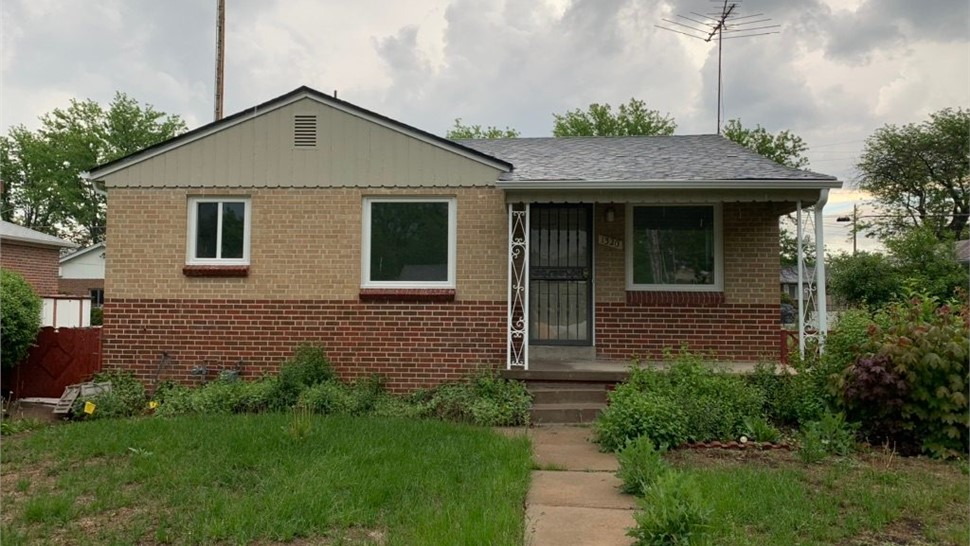 Front of home view after installation of ProVia EcoLite windows on home in Denver Colorado