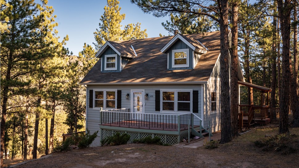 James Hardie siding installation in Lyons Colorado