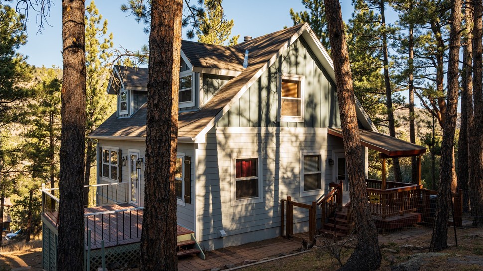 James Hardie siding installation in Lyons Colorado