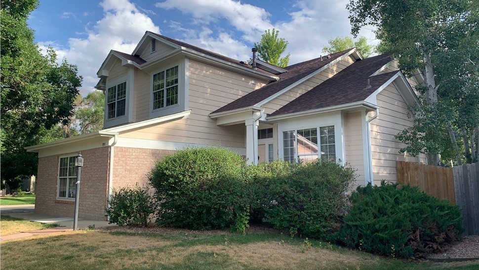 Full view of home in Lafayette Colorado before window replacement