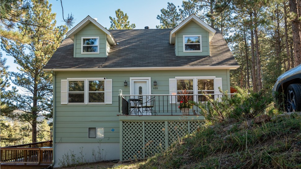 Lyons home before James Hardie siding installation
