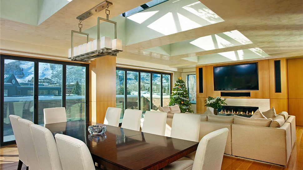 Glass Wall Systems - Panoramic Folding Doors Photo 1